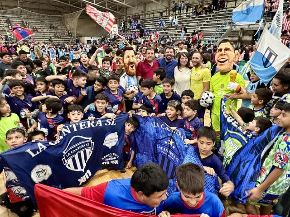 Con un gran marco de público se realizó la apertura de la Liga Infantil de Fútbol