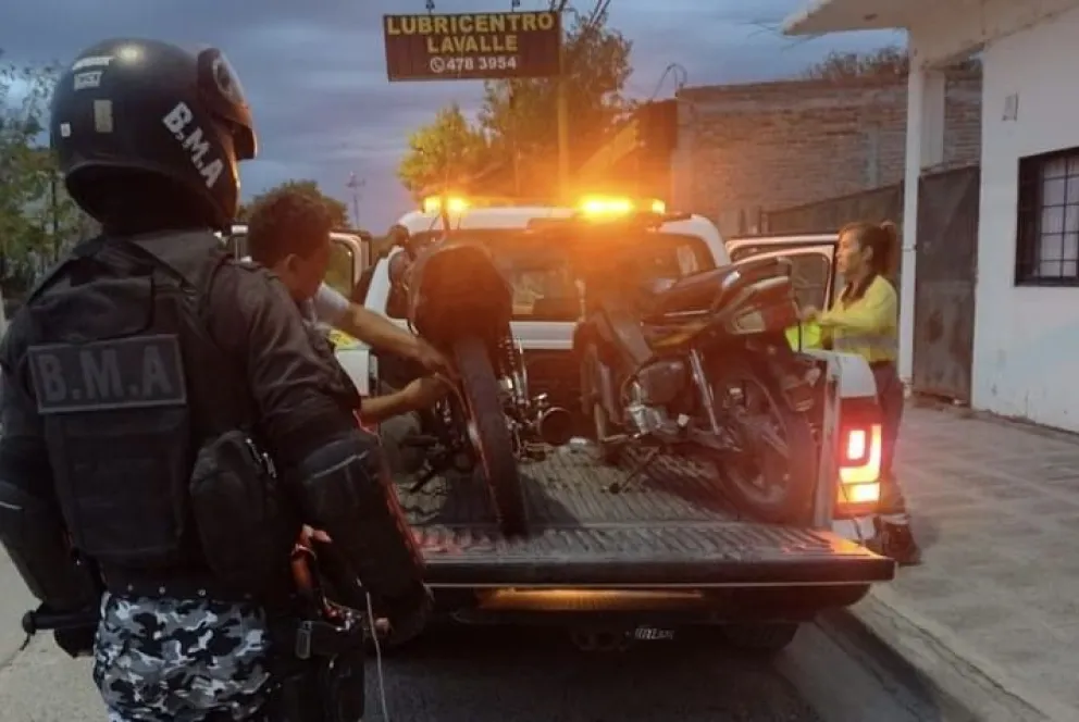 Intensificaron los operativos de transito en Cipolletti: retuvieron 4 motocicletas por falta de documentación 