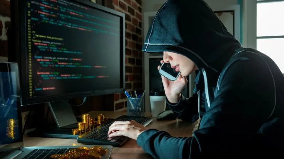 Ingeniería social: alertan por "el nuevo cuento del tío" de los ciberataques 