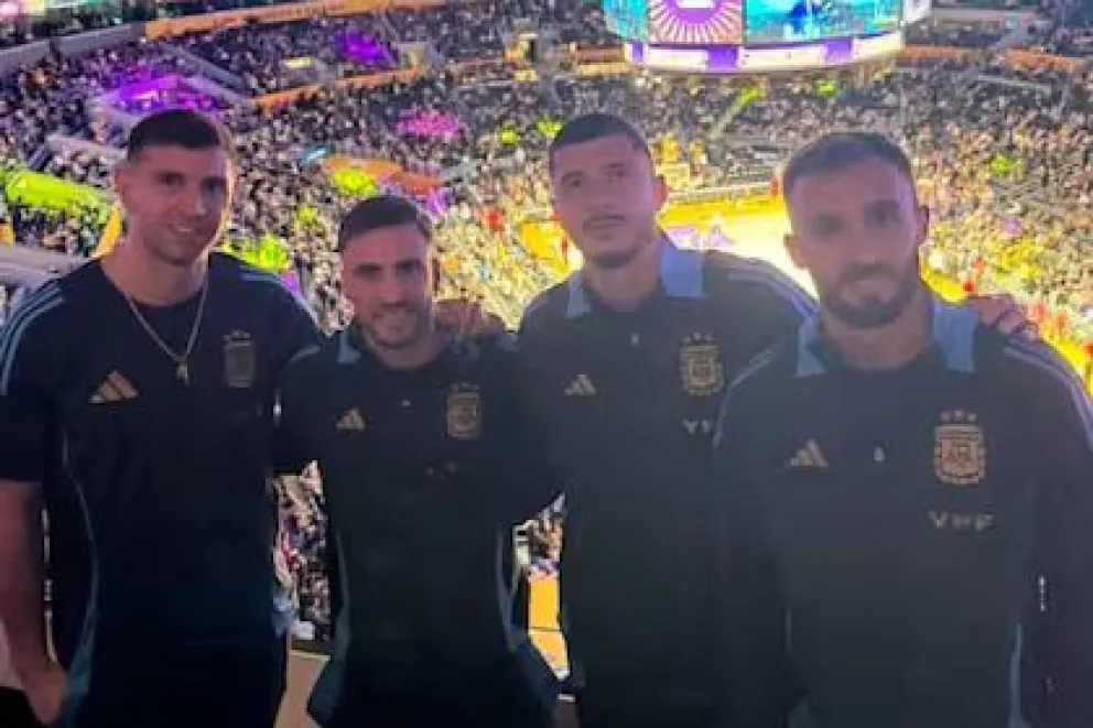La Selección Argentina disfruta de la NBA durante su gira