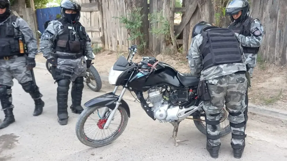 Detuvieron a un sujeto con pedido de captura y secuestraron siete motos en la región