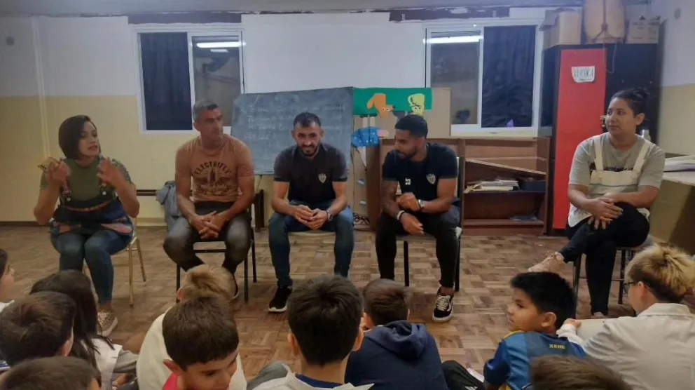    ¡Y un día, los jugadores de Cipo volvieron a la escuela!
