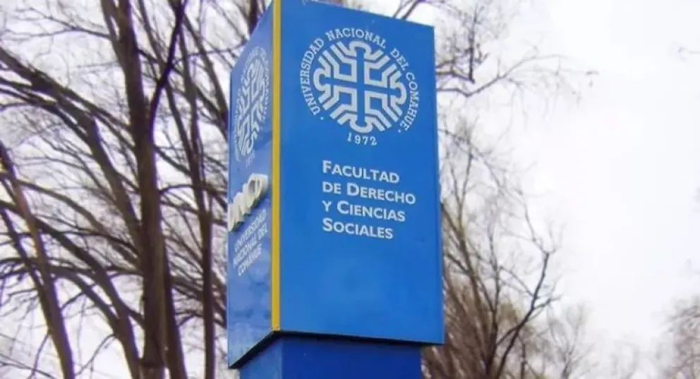 Estudiantes de la UNCo rechazan la virtualidad propuesta ante los recortes presupuestarios