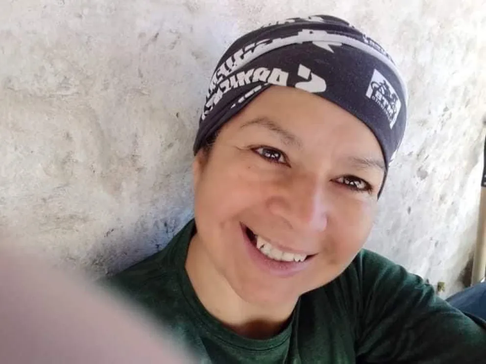 Una mujer fue embestida por un ciclista y se encuentra en grave estado 