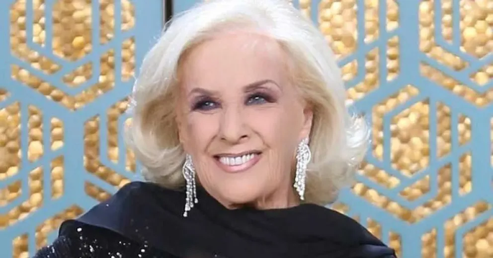 Una famosa periodista le anunció su embarazo a Mirtha Legrand: quién es