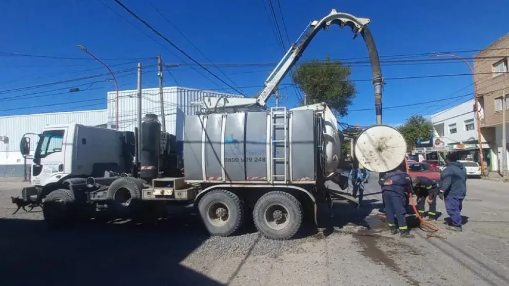 Avanzan los trabajos para mejorar el sistema cloacal en Cipolletti