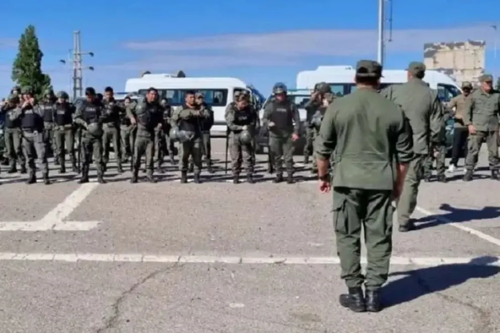 Tránsito lento: Gendarmería se encuentra en los puentes asegurando la circulación vehicular