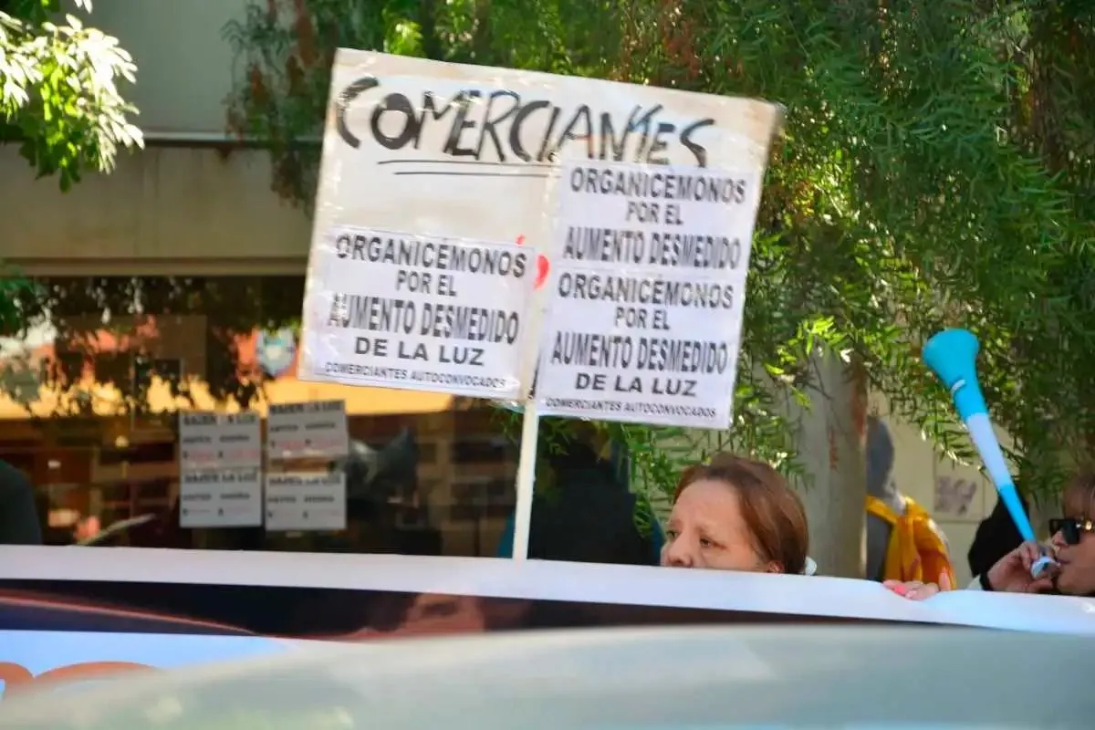 no al aumento de la luz