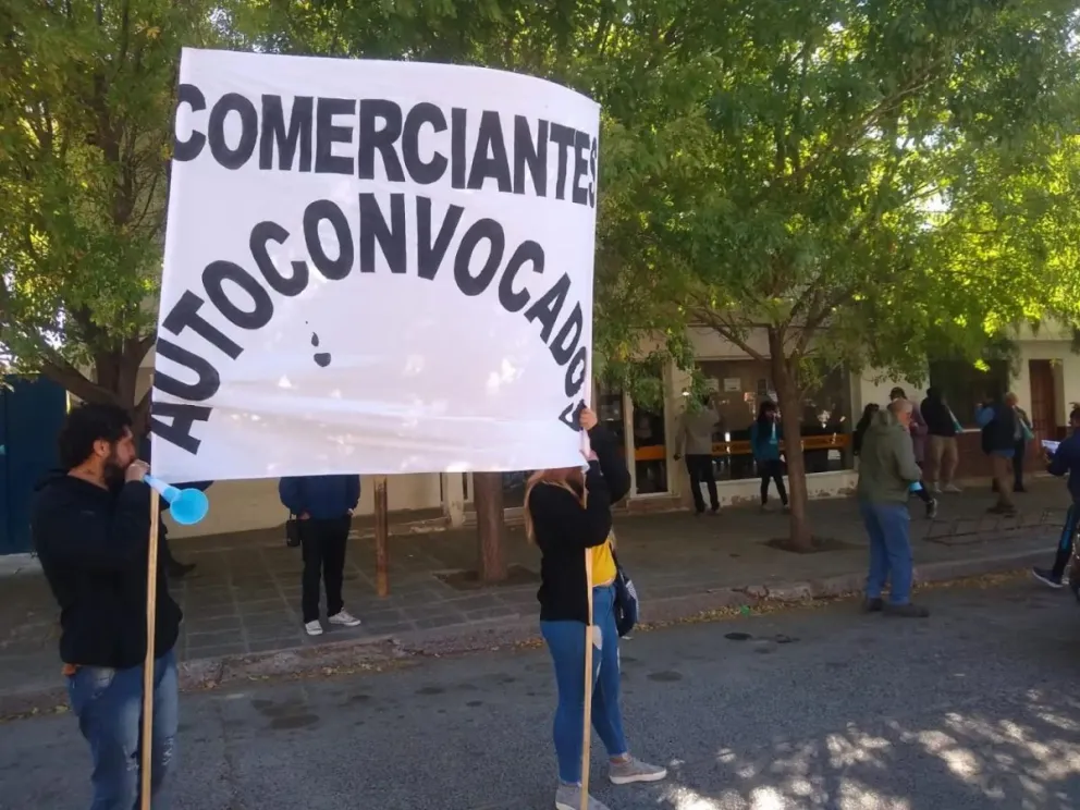 Comerciantes protestarán por las subas en las tarifas de luz en Cipolletti