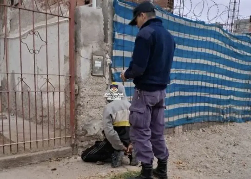 La policía capturo a un bicichorro mientras intentaba robar de celular  