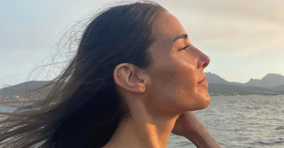 Juana Viale inicia una travesía ecológica en barco con su novio