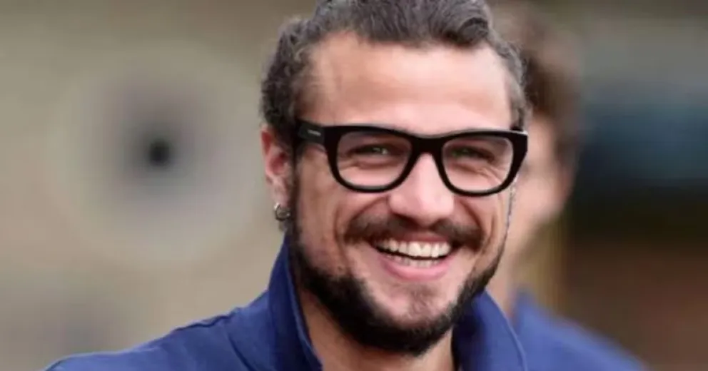 Daniel Osvaldo se muestra cercano a una misteriosa mujer en Mar del Plata