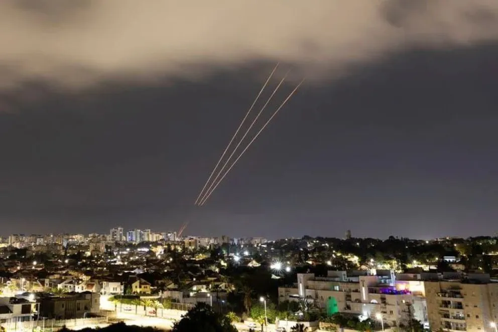 Irán amenazó con atacar bases de EEUU en Medio Oriente si apoya operaciones defensivas de Israel