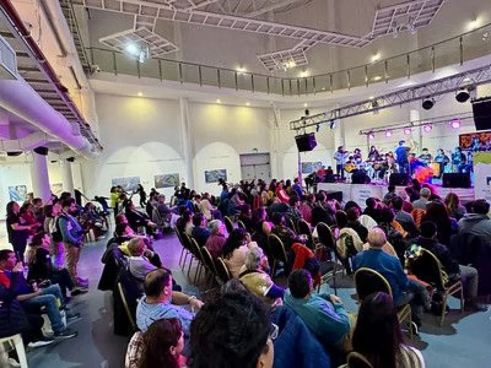 Con una sala llena la Orquesta Amulen festejó sus 10 años