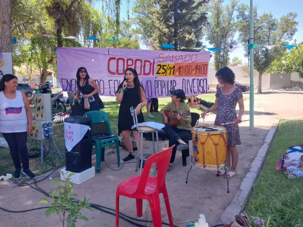 Este sábado hay feria de Artesanos del Colectivo Popular Diverso en Cipolletti