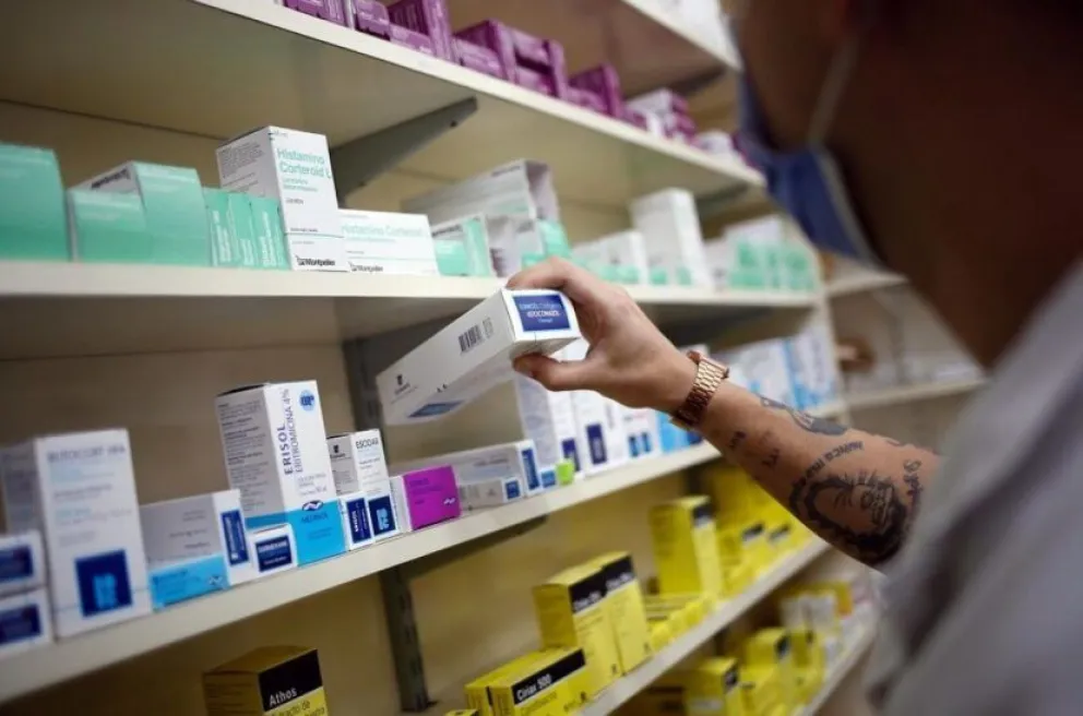 Laboratorios farmacéuticos acuerdan congelar precios de medicamentos