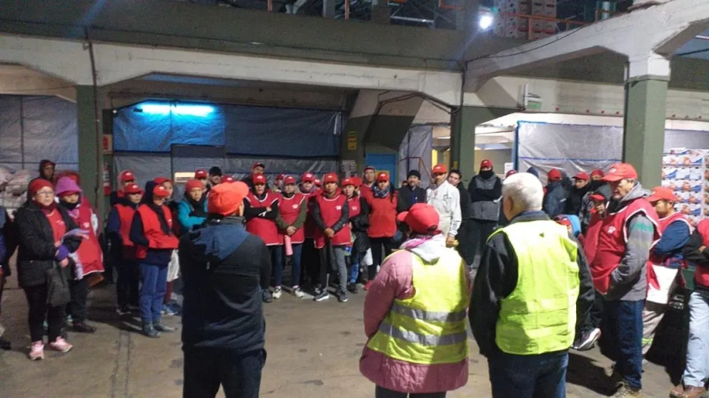 El sindicato de la Fruta inició medidas de fuerza en todos los galpones de empaque