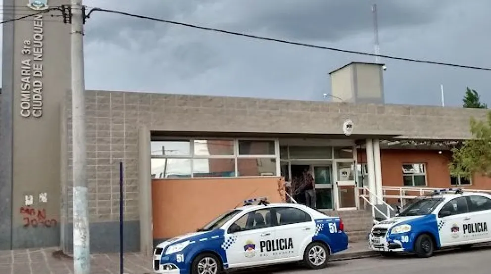Los delincuentes fueron retenidos por los vecinos y luego trasladados a la Comisaría Tercera de Neuquén. Foto: archivo.