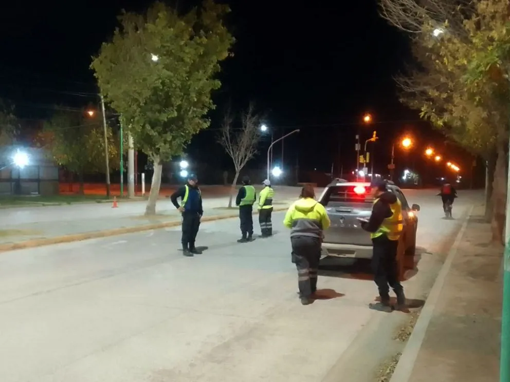 Operativos de tránsito en Cipolletti: 30 actas y más de 20 vehículos retenidos