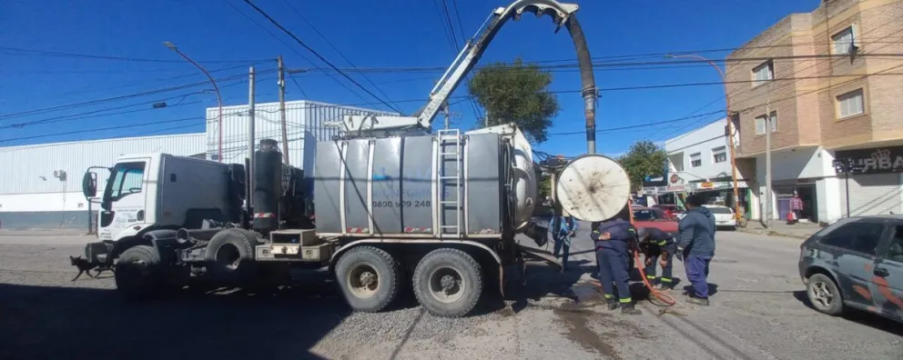 El reemplazo del colector cloacal en calle Venezuela llegó a su fin
