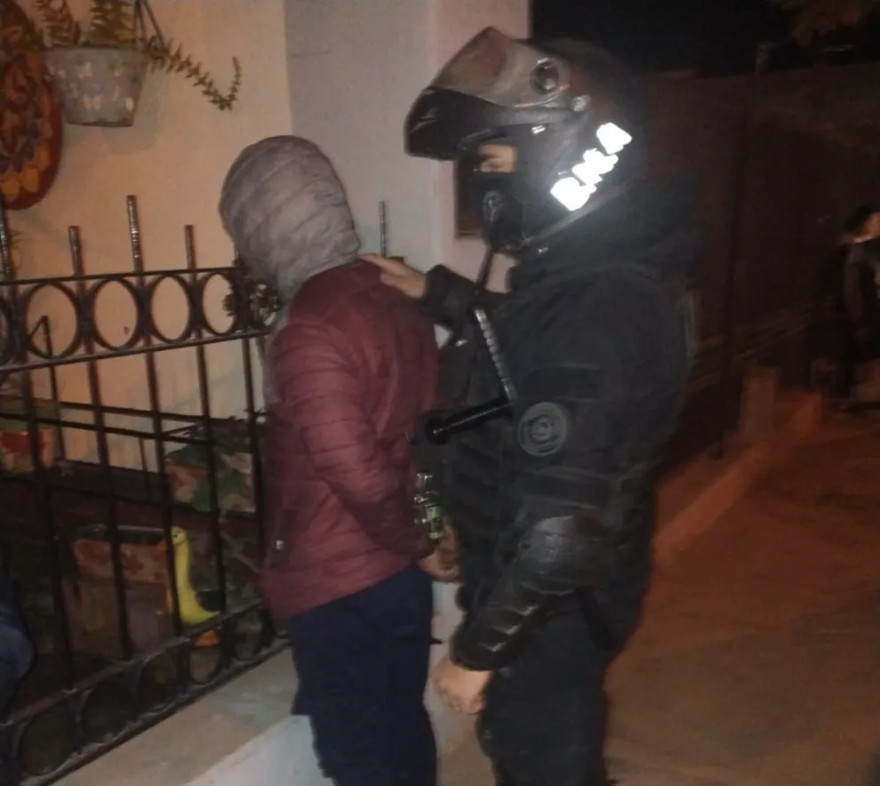 Persecución, detención y secuestro de vehículos en plena ciudad 