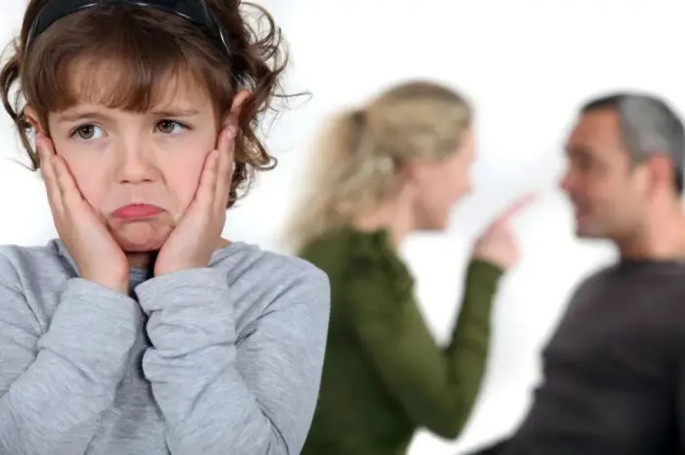 Una situación de conflicto: las parejas separadas y la autorización a los hijos para viajar al exterior