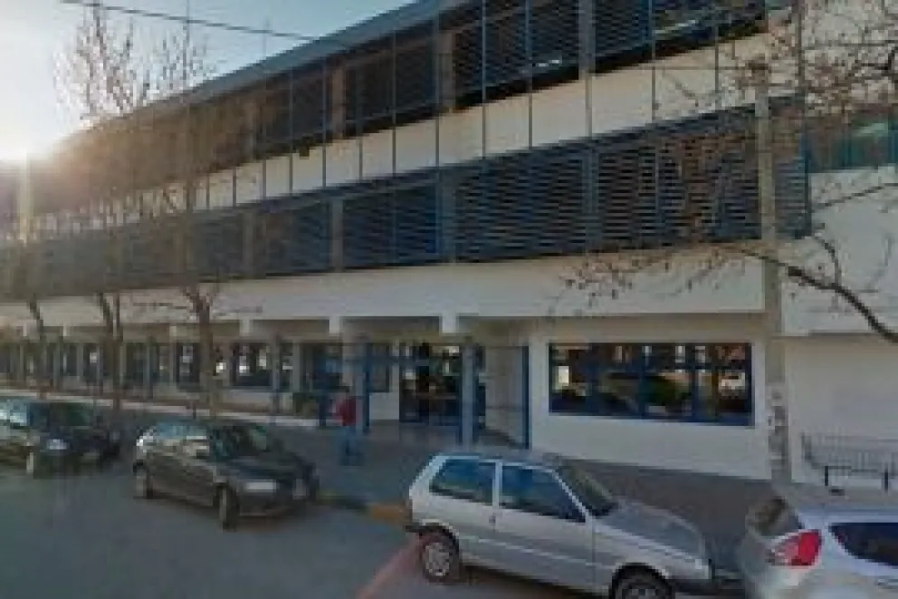 Un colegio cipoleño se encuentra sin clases por reclamo docente 