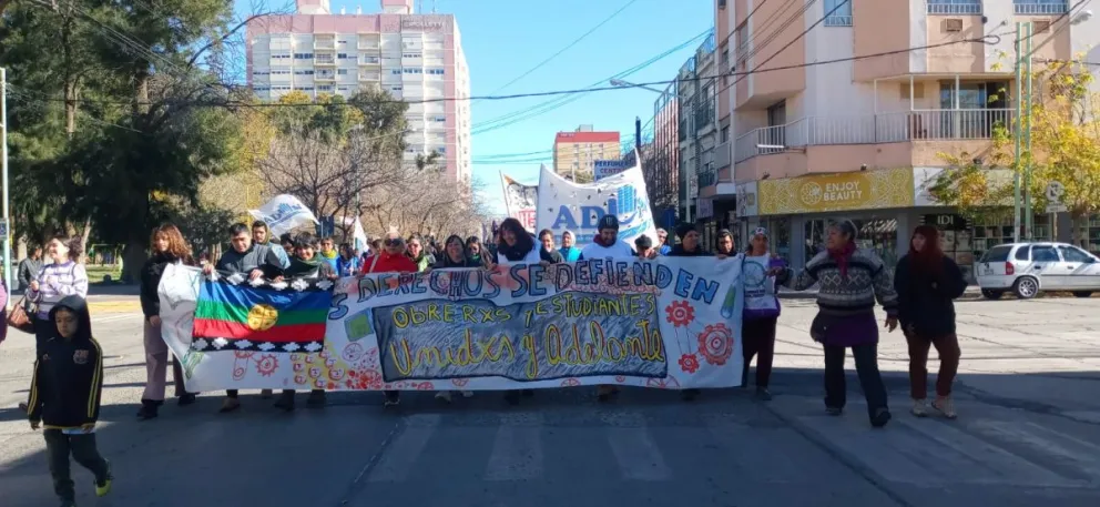 1° de Mayo: Sindicatos y organizaciones sociales también se manifestaron en Cipolletti