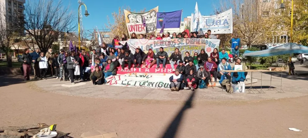 Convocan por “pan, paz, techo, tierra y trabajo”