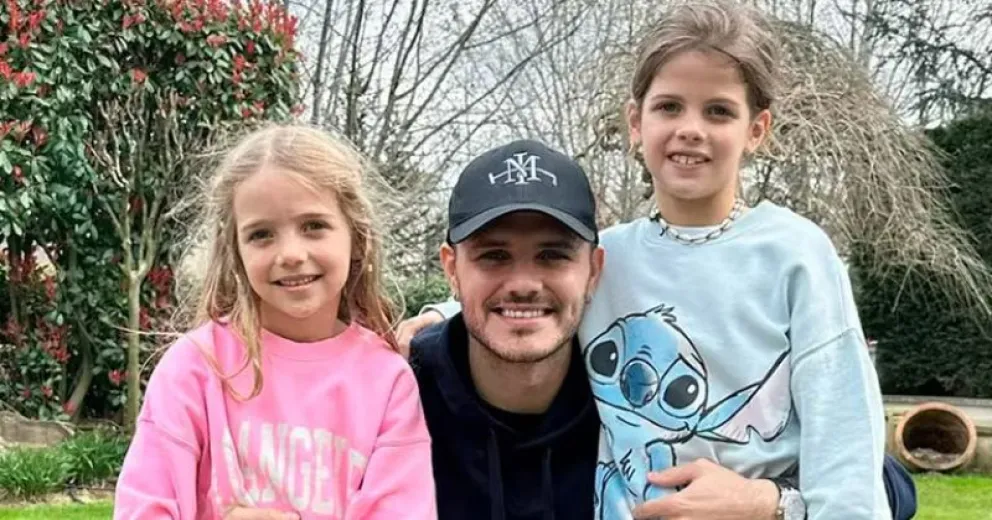Mauro Icardi viaja con sus hijas en un avión privado de lujo