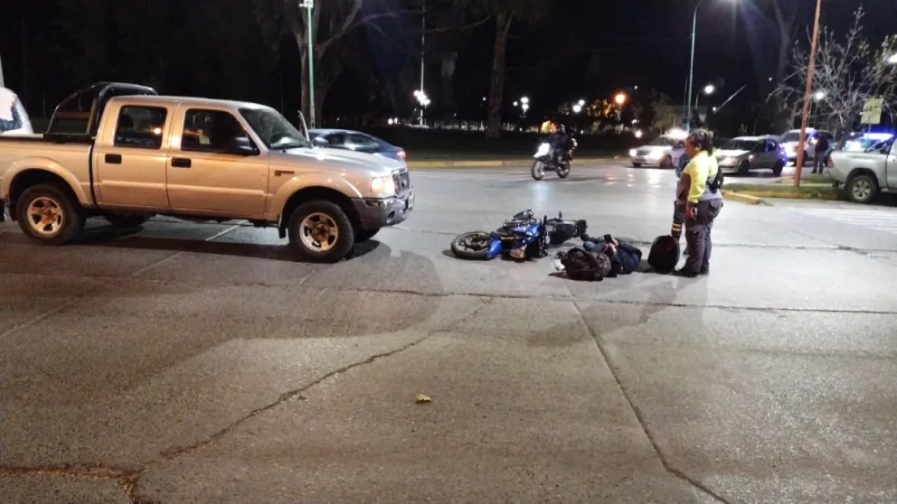 El motociclista atropellado en la 25 de mayo solicita testigos del accidente 