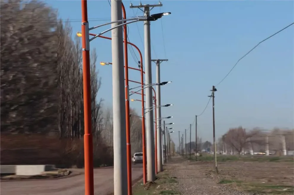 Hay más de 75 luminarias sin funcionar por el robo de cables