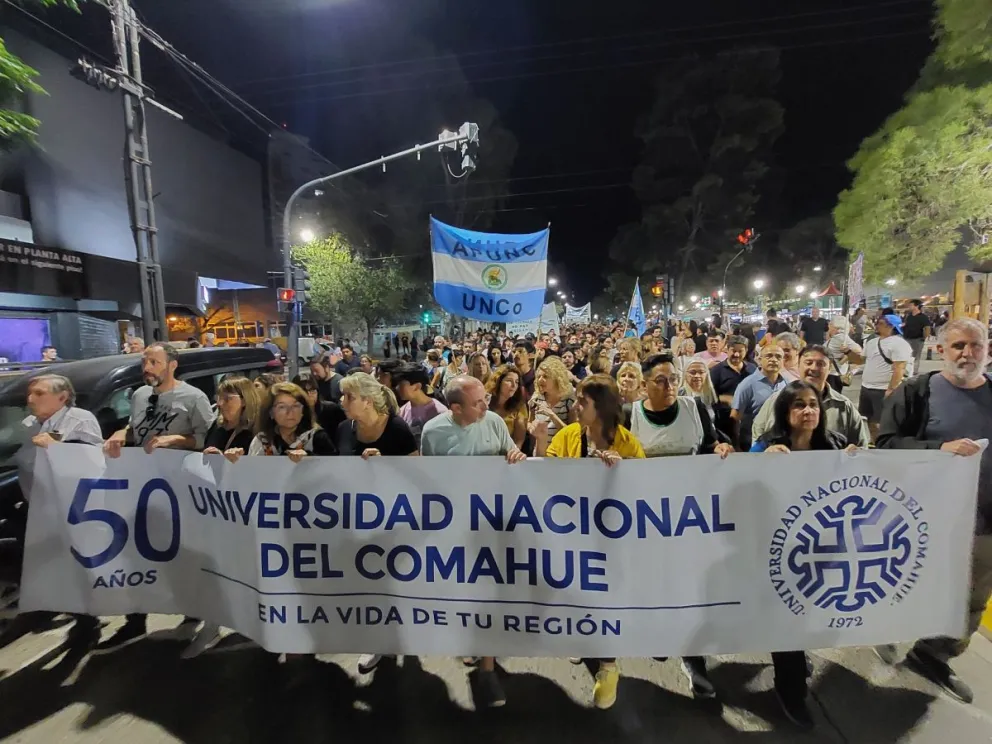 Trabajadores de la salud y estudiantes organizan un festival solidario en defensa de las instituciones públicas