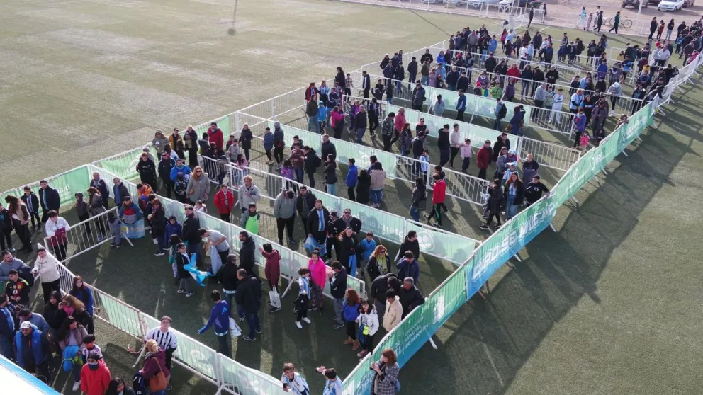 Más de 10.000 vecinos y vecinas conocieron las copas de la Selección Argentina