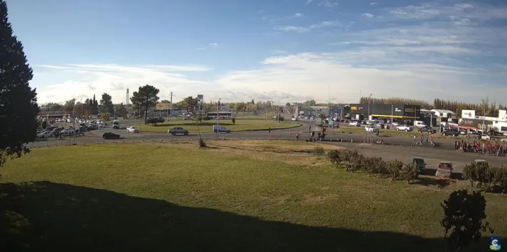 Comenzaron las protestas y las organizaciones cortaron el tránsito en el puente 