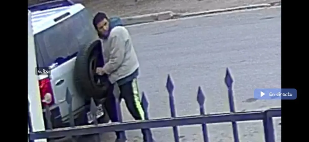 Con total impunidad, así operó un roba ruedas en el barrio Don Bosco