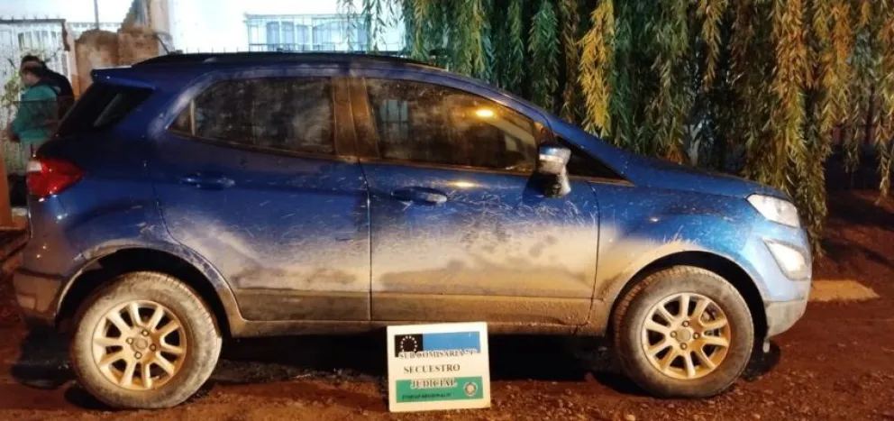 Tras una persecución, secuestran un vehículo con droga en su interior