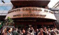 Productores de cine exigen reapertura del INCAA mediante acción legal