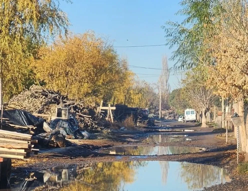 Inconvenientes en las calles rurales tras la lluvia