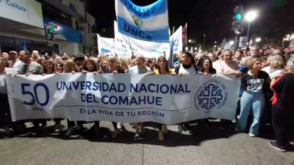 La UBA llegó a un acuerdo con el Gobierno pero la situación en la UNCo no ha mejorado 