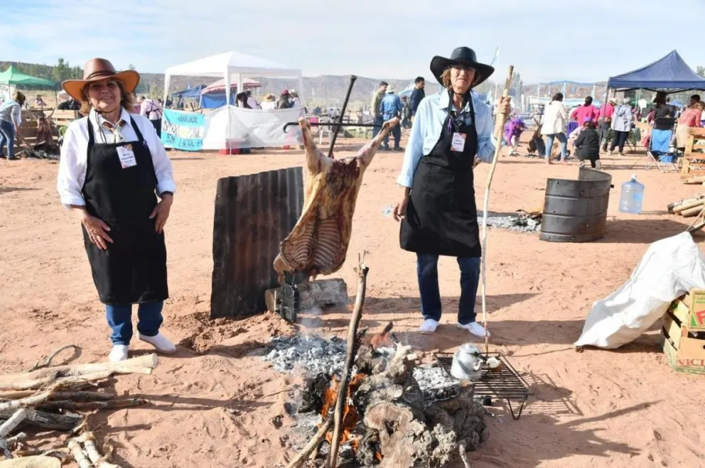 ¿Quién dijo que el asador es cosa de hombres?Elisa Castillo y una tradición patagónica