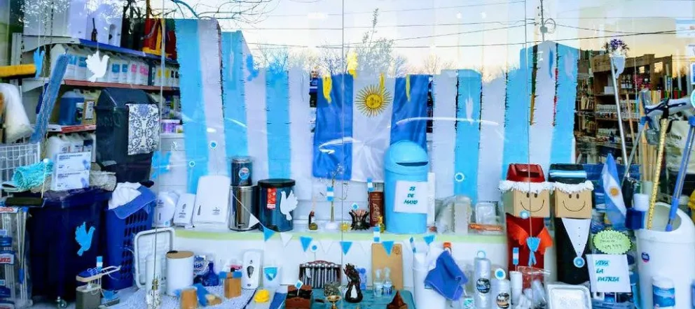 ¿Todavía no te sumaste al concurso de vidrieras? No te quedes afuera del festejo patrio