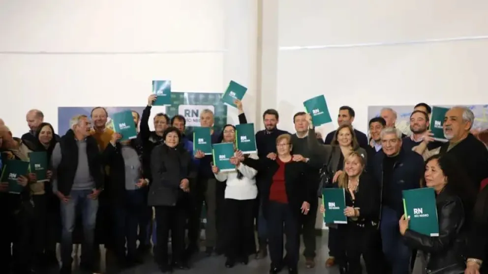 50 familias de Cipolletti recibieron las escrituras de sus hogares