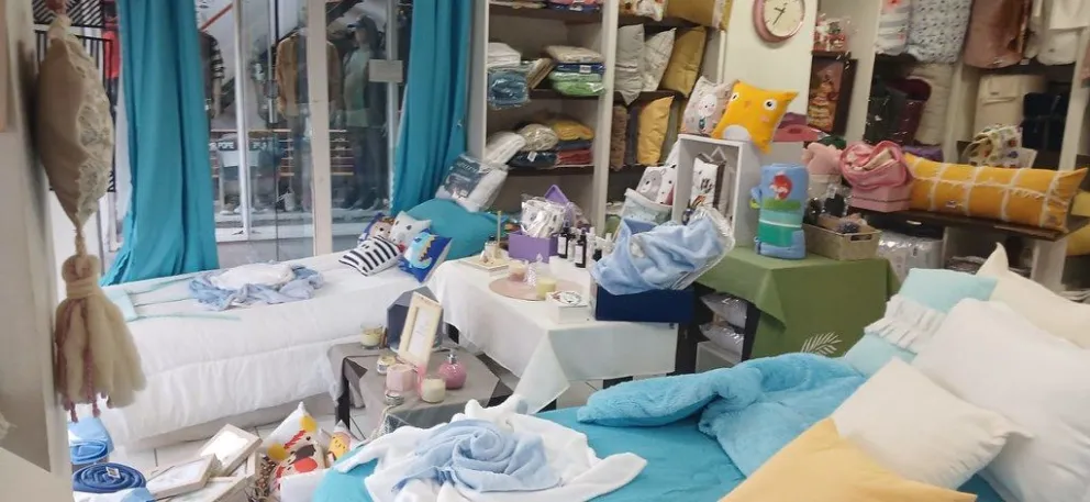 Atentos comerciantes: último día para participar del concurso de vidrieras patrias 