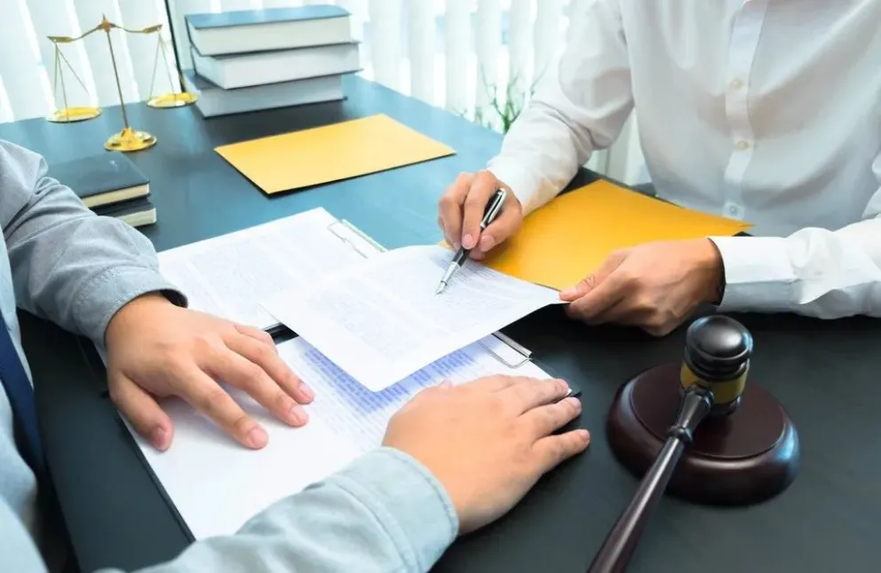 Un mensaje equívoco, una interpretación errónea y la pérdida de 6.200 dólares de seña