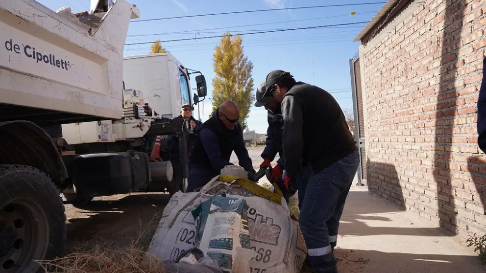 La Municipalidad continúa retirando bolsones de la vía pública: el 68% de los notificados han cumplido con el pedido