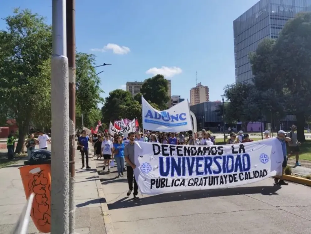 Docentes universitarios anunciaron paro por falta de acuerdo salarial
