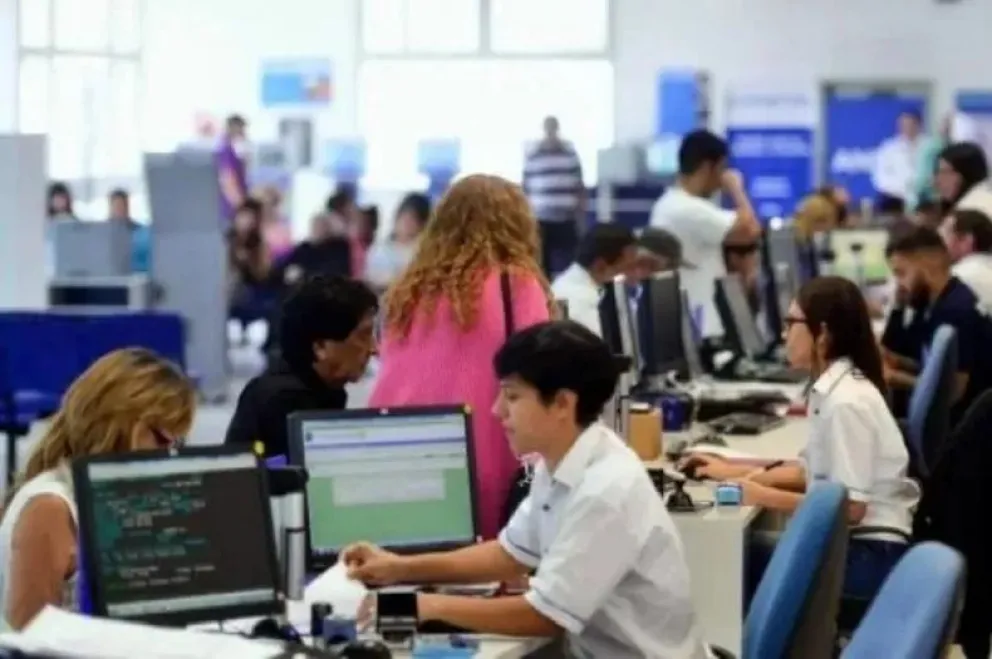 Ajuste en plantillas de empleo público: casi 20 mil empleados menos en cuatro meses