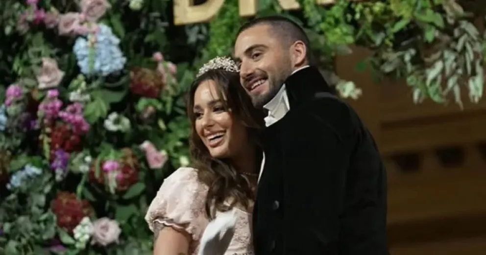 Así fue la simbólica boda de Nico Occhiato y Flor Jazmín Peña en el Teatro Colón