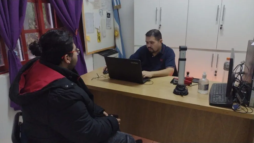 Los trabajadores de ANSES se encuentran en Las Perlas brindando asesoramiento a los vecinos 